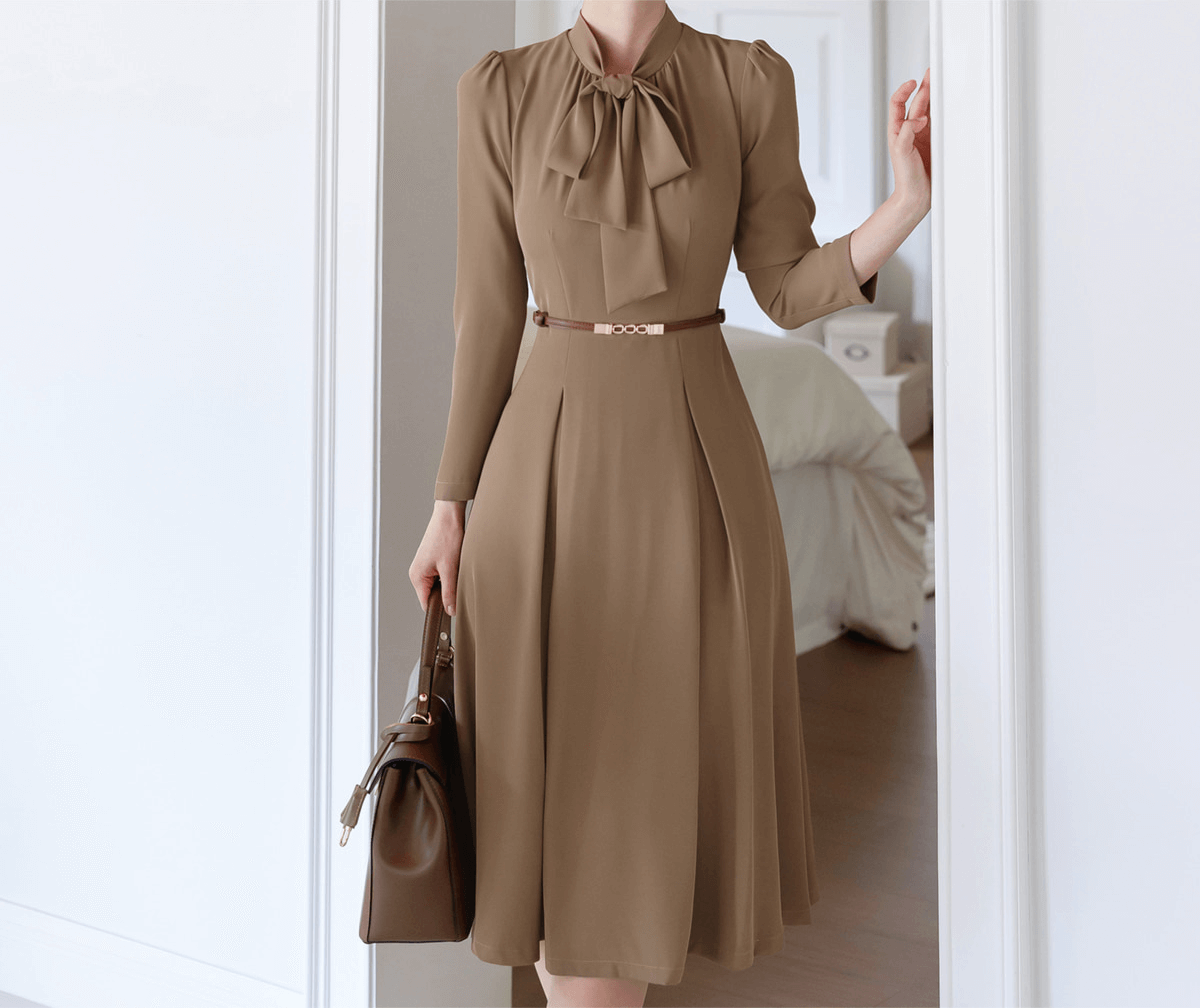 Elegant Ribbon Neck Pleated Flare Dress in Navy and Beige