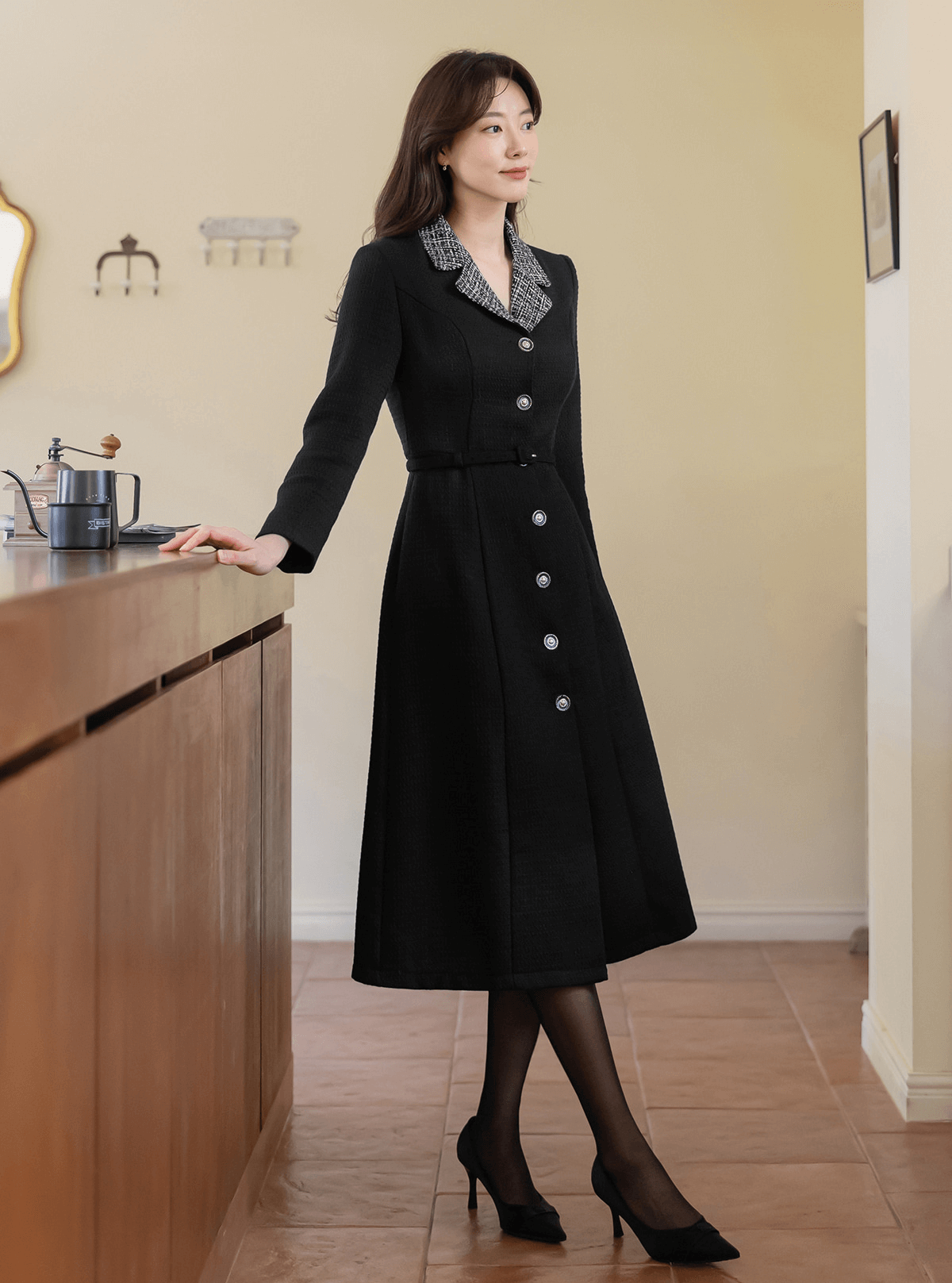 Modern Tweed Collar Belted Dress with Sophisticated Flair