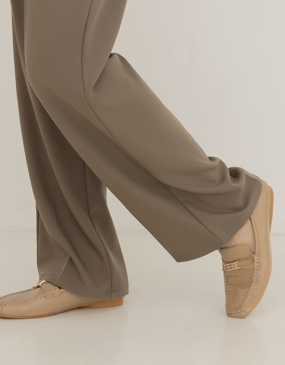 Tailored Pintuck Wide-Leg Slacks with Back Elastic