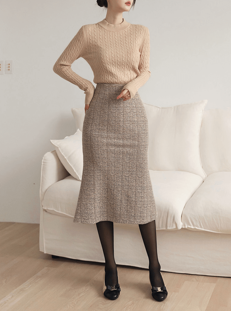 Lightweight Mock Neck Slim Fit Cable Knit Top