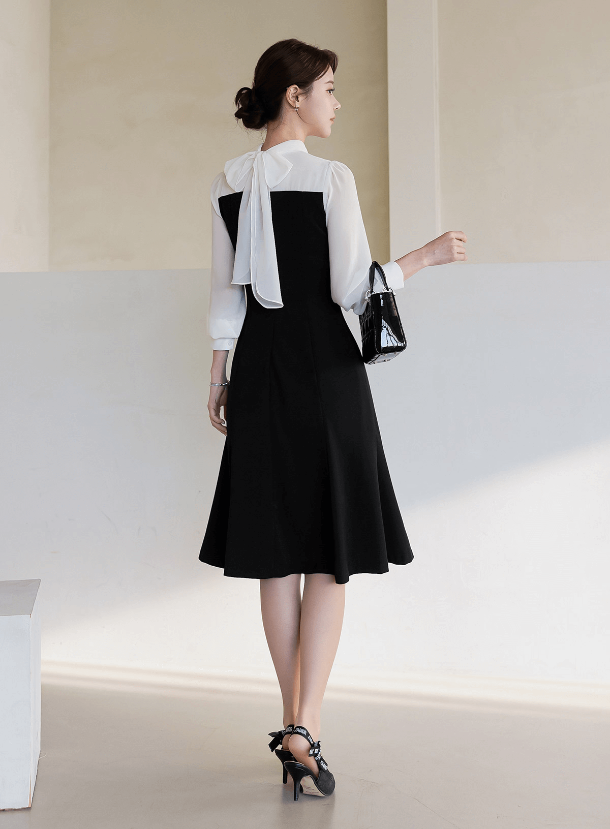 Elegant Layered Look with a Feminine Touch Chiffon Tie-Neck Flare Dress