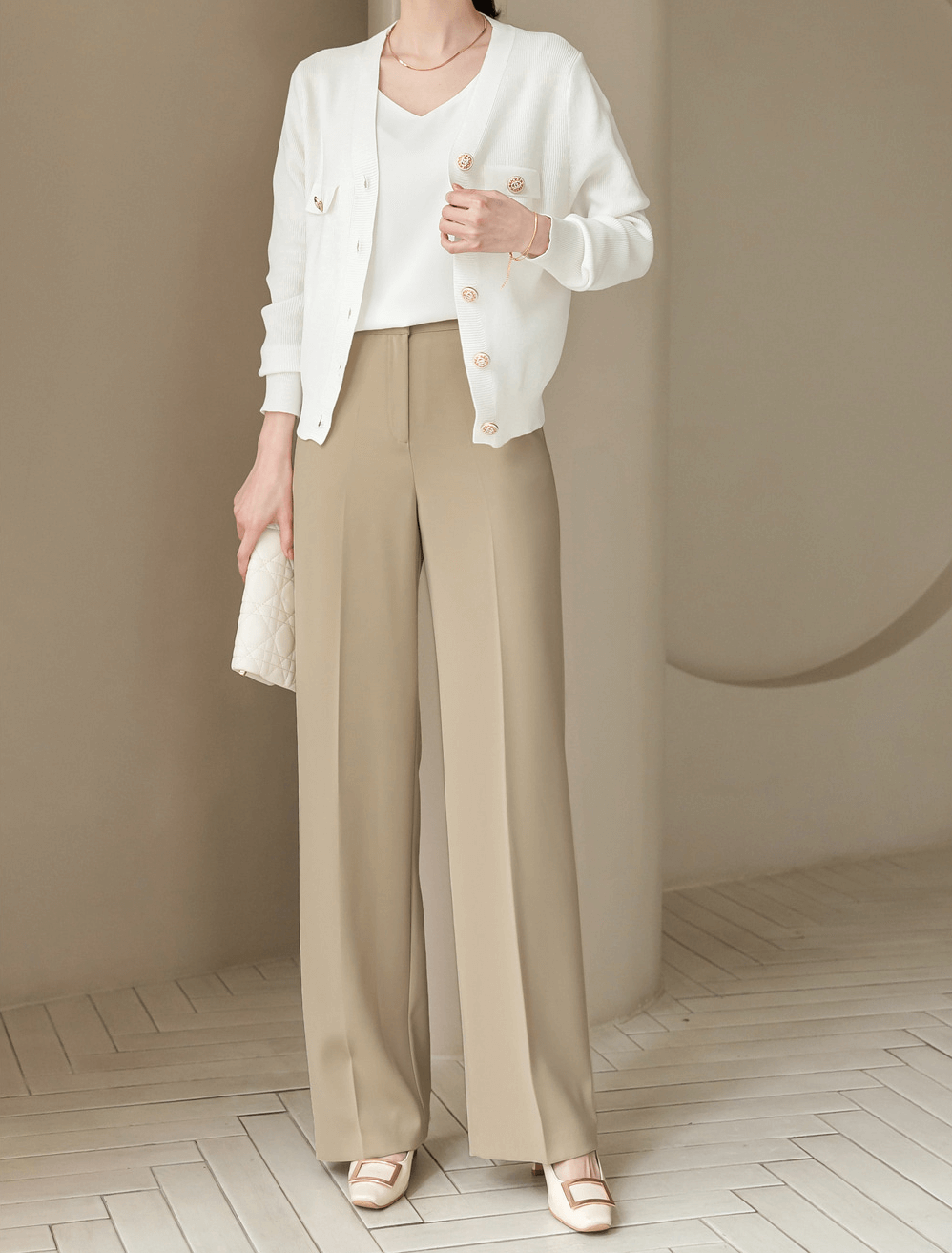 Effortlessly Chic V-Neck Knit Cardigan
