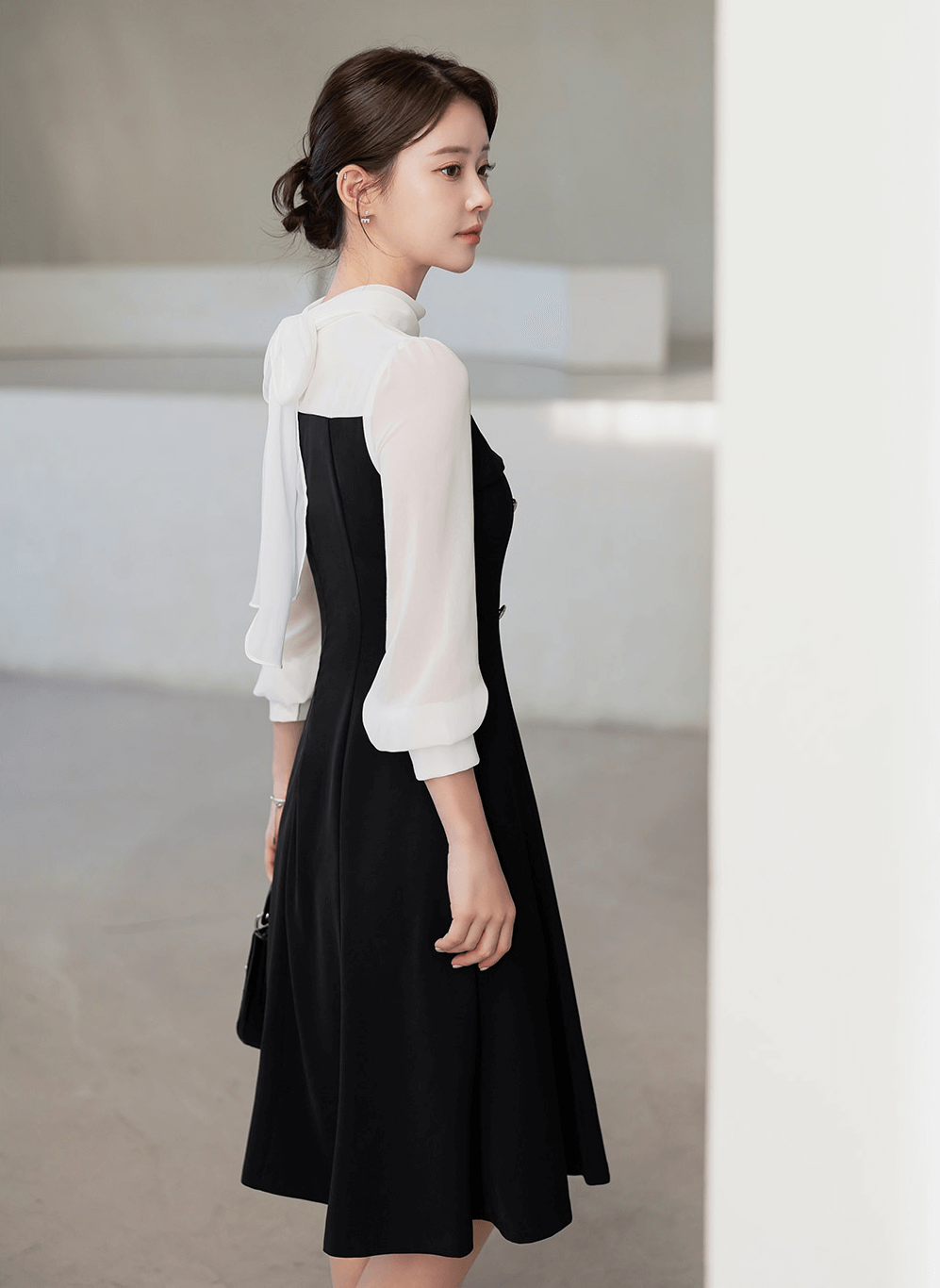Elegant Layered Look with a Feminine Touch Chiffon Tie-Neck Flare Dress