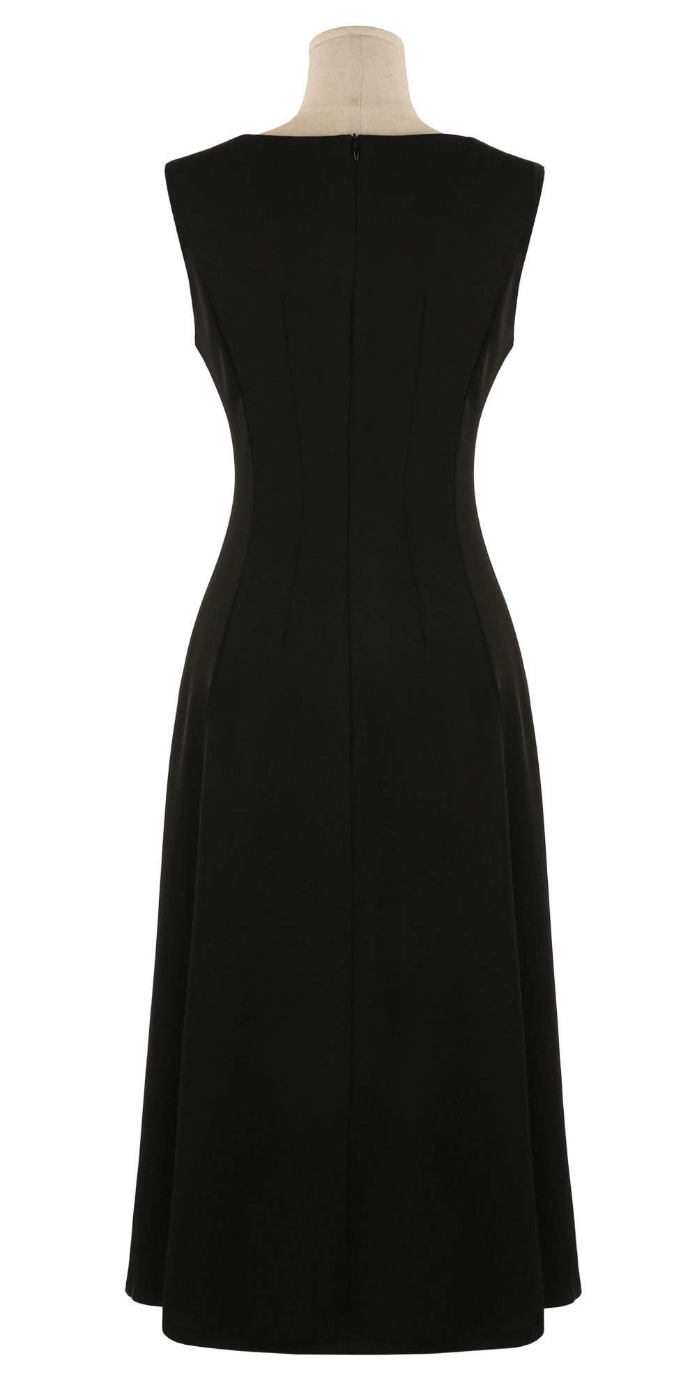Elegant Sleeveless Black Flare Dress with V-Neck and Wide Shoulder Line