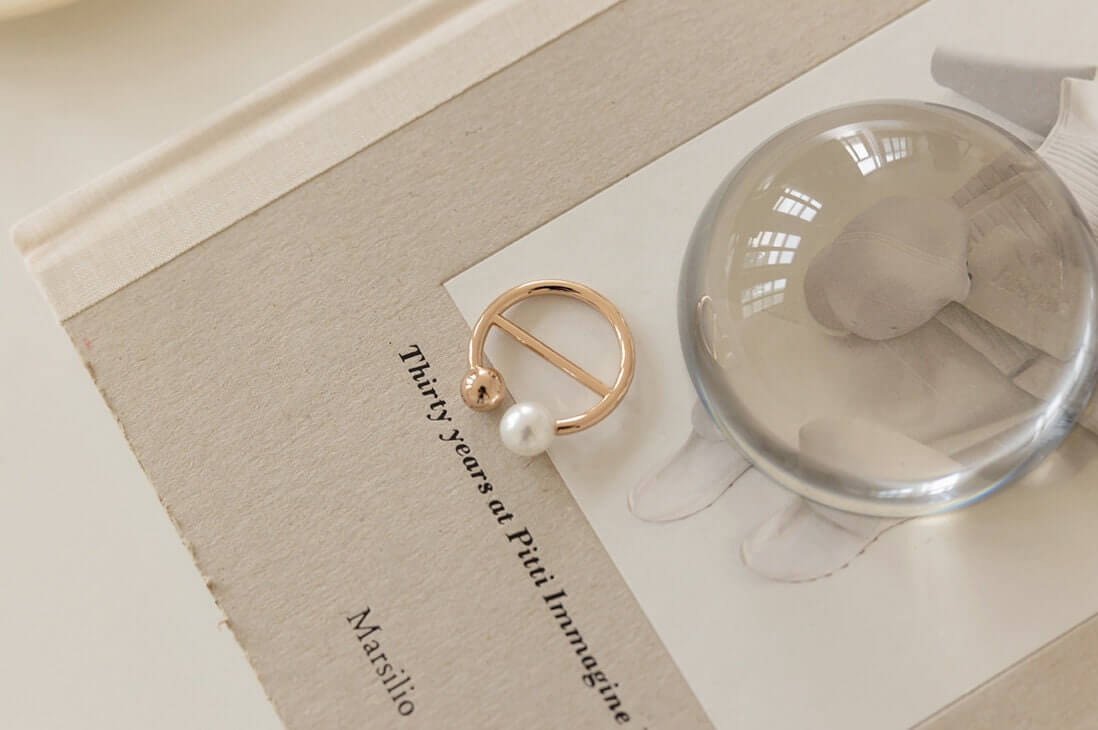 Elegant Feminine Gold Pearl Scarf Ring / Korean Style Scarf Clip / Luxury wear Elegant Scarf Jewelry