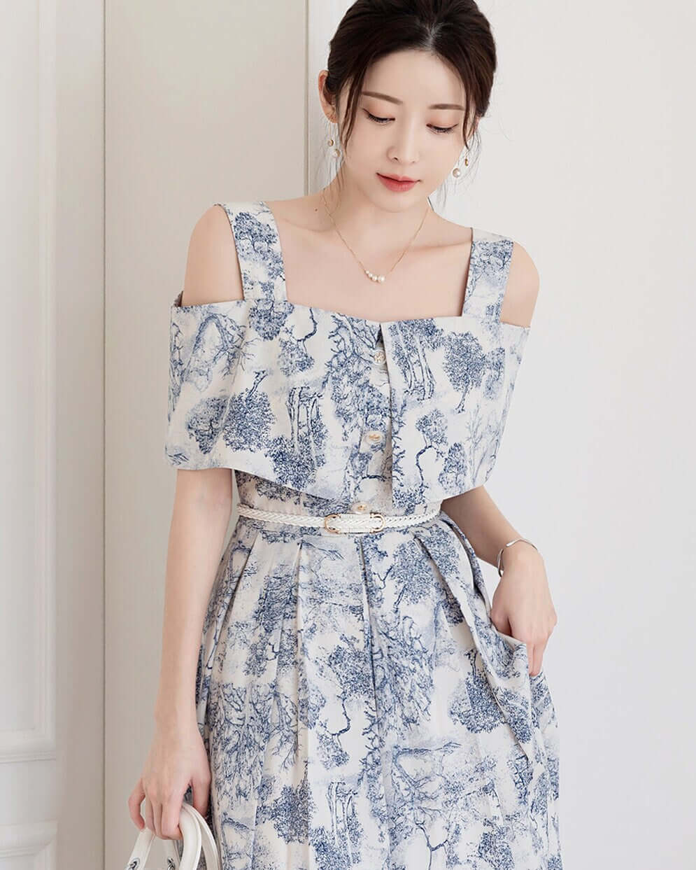 Elegant Feminin Summer Dress with Belt / Korean Style Midi Dress / Luxury Clasic Sleeveless Cape Design Dress for Women