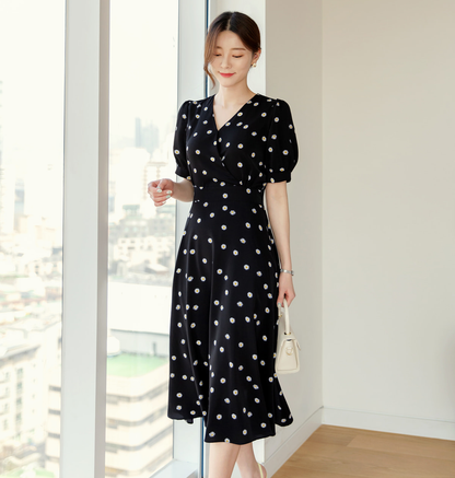 Romantic Floral Flare Dress with a Timeless Feminine Silhouette