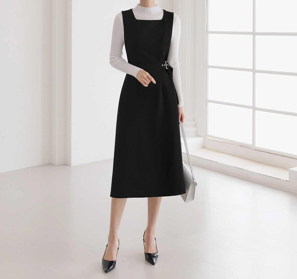 Square‑Neck Sleeveless A-Line Dress with Eyelet Buckle and Belted Waist