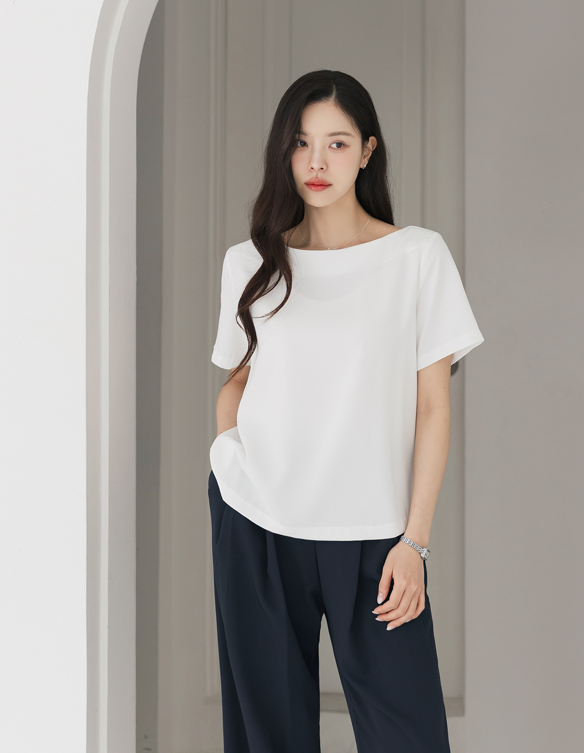 Elegant Boat Neck Blouse with an Effortlessly Refined Silhouette