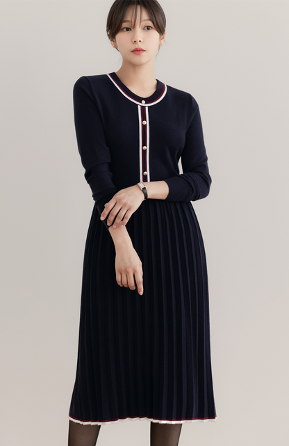 Contrast Pleated Knit Dress with Elegant Details