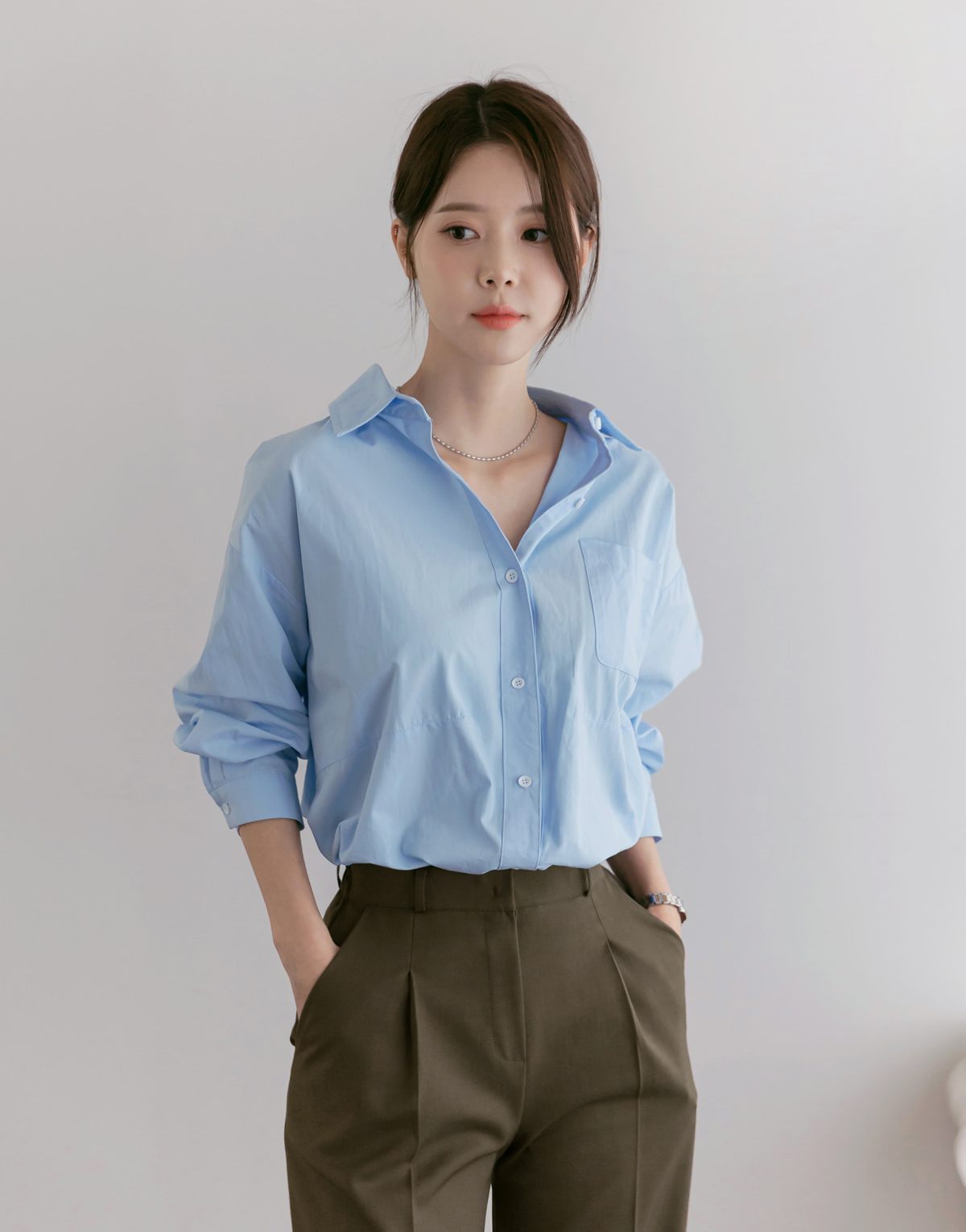 Women's Cotton One-Pocket Loose Fit Collar Shirt