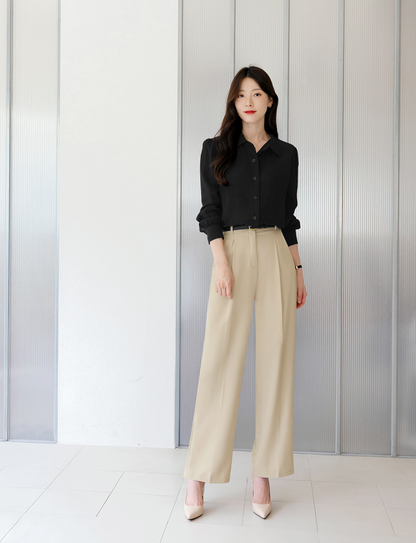 Refined Semi-Wide Trousers with a Comfort Waistband