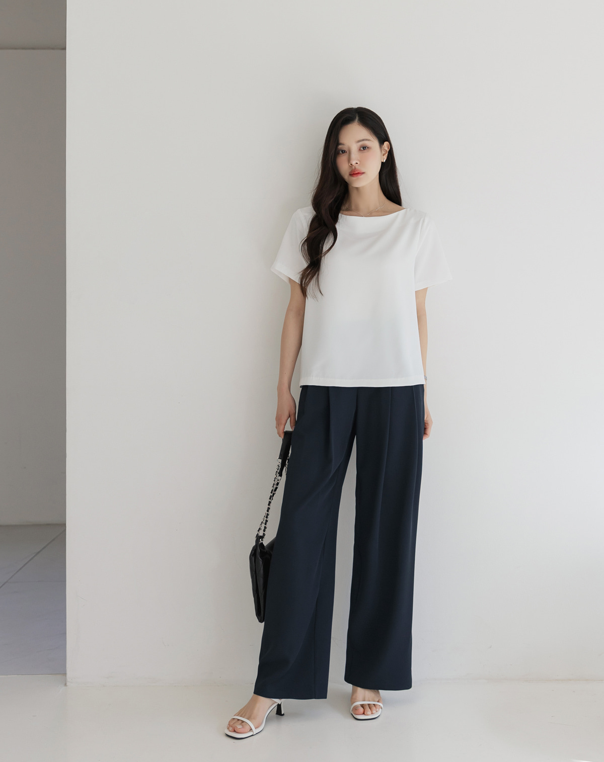 Elegant Boat Neck Blouse with an Effortlessly Refined Silhouette