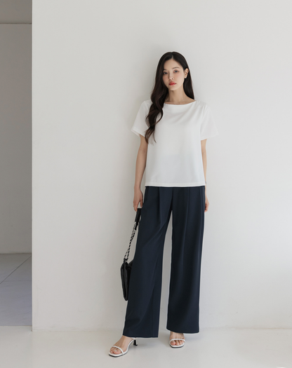Elegant Boat Neck Blouse with an Effortlessly Refined Silhouette
