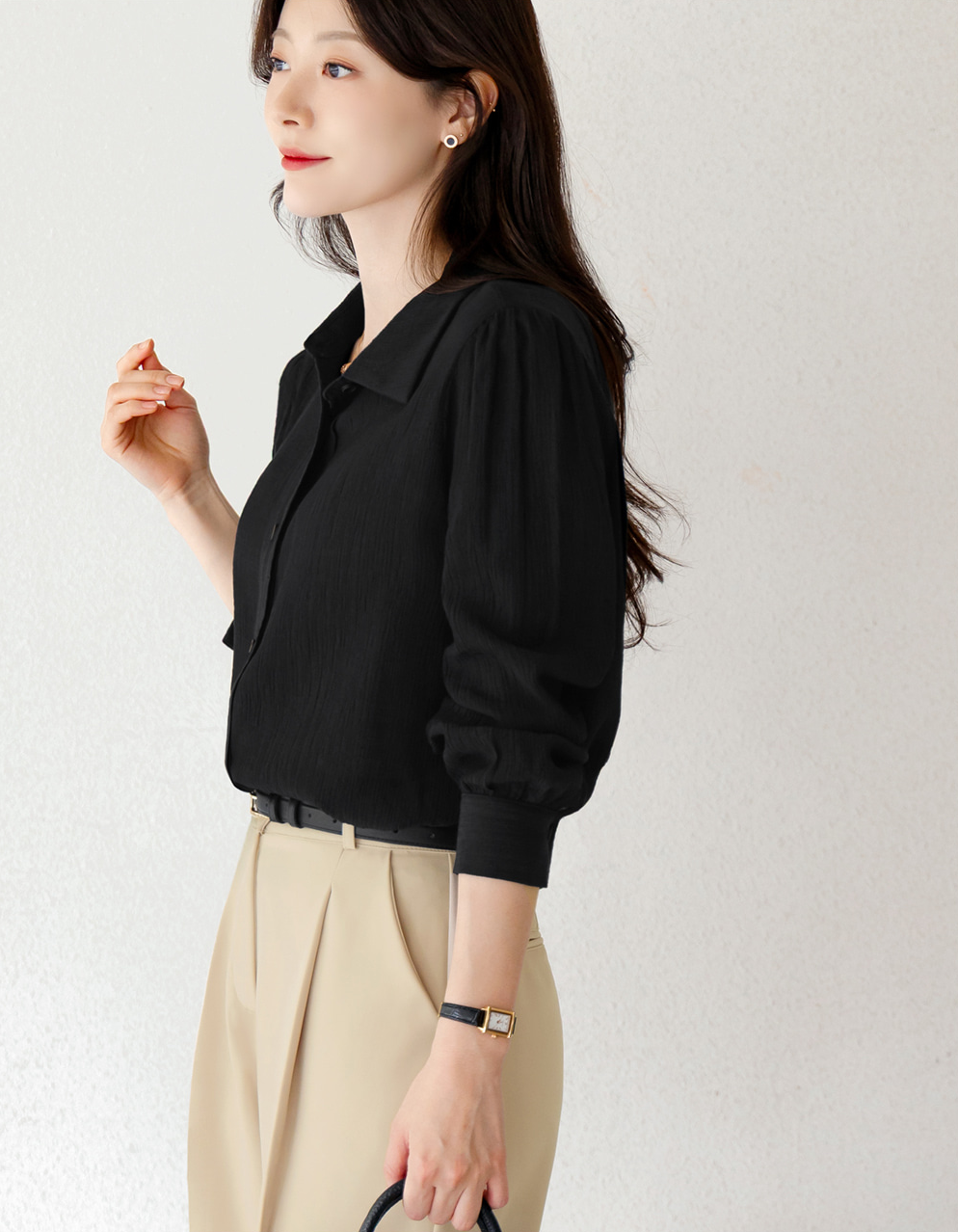 Refined Semi-Wide Trousers with a Comfort Waistband
