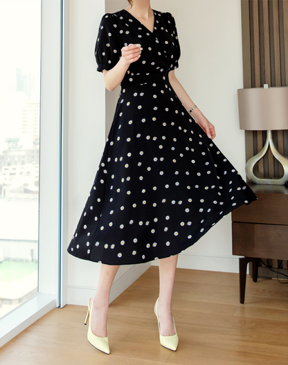 Romantic Floral Flare Dress with a Timeless Feminine Silhouette