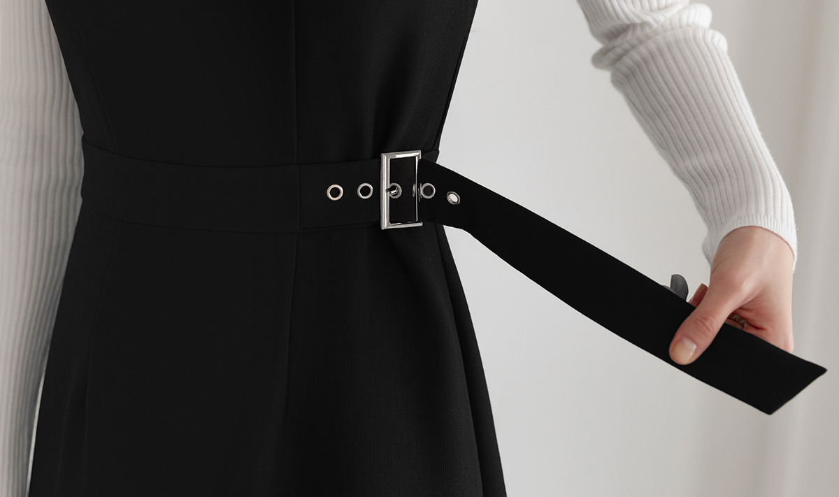 Square‑Neck Sleeveless A-Line Dress with Eyelet Buckle and Belted Waist