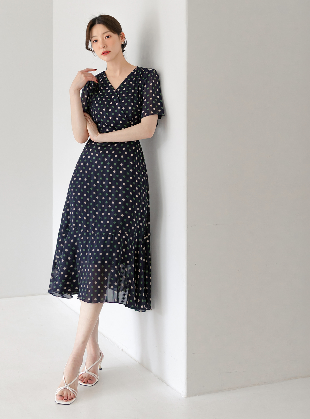 Romantic Polka Dot Flare Dress with a Graceful Feminine Silhouette