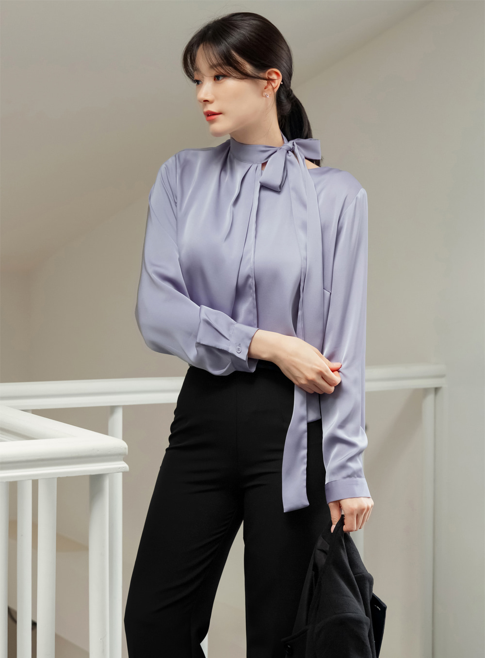 Perfect-Fit High-Waisted Bootcut Trousers with a Sleek Side-Zip Design