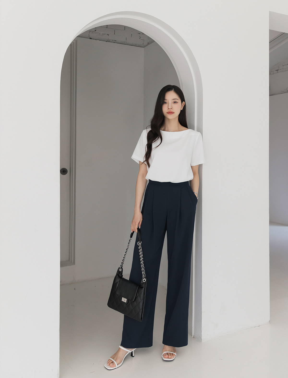 Elegant Boat Neck Blouse with an Effortlessly Refined Silhouette