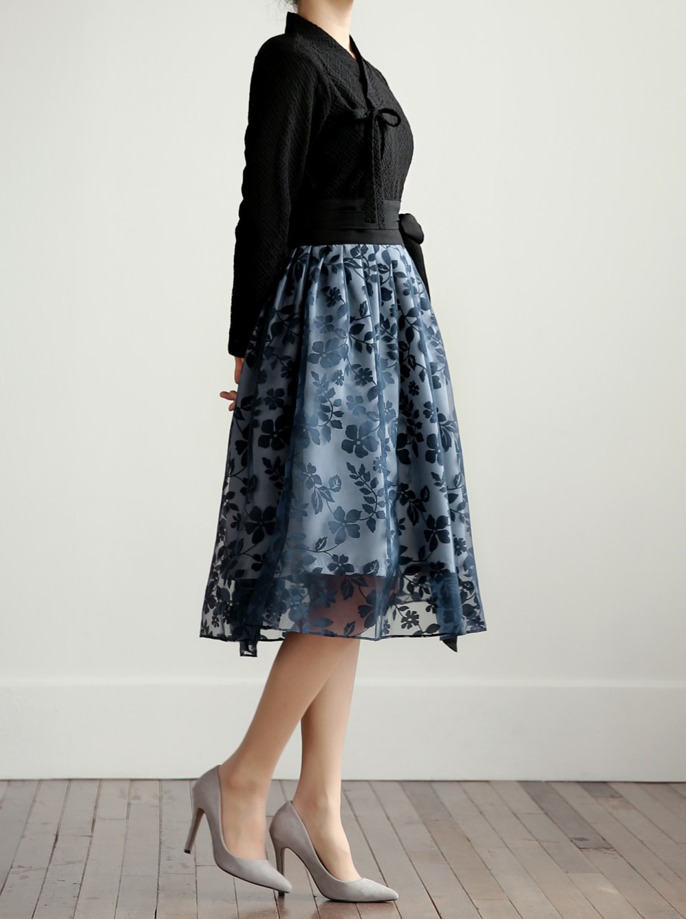 Punched Lace Modern Hanbok Blouse in Black