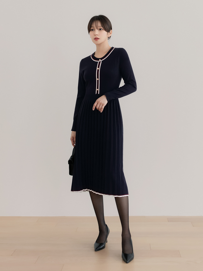 Contrast Pleated Knit Dress with Elegant Details