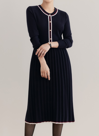 Contrast Pleated Knit Dress with Elegant Details