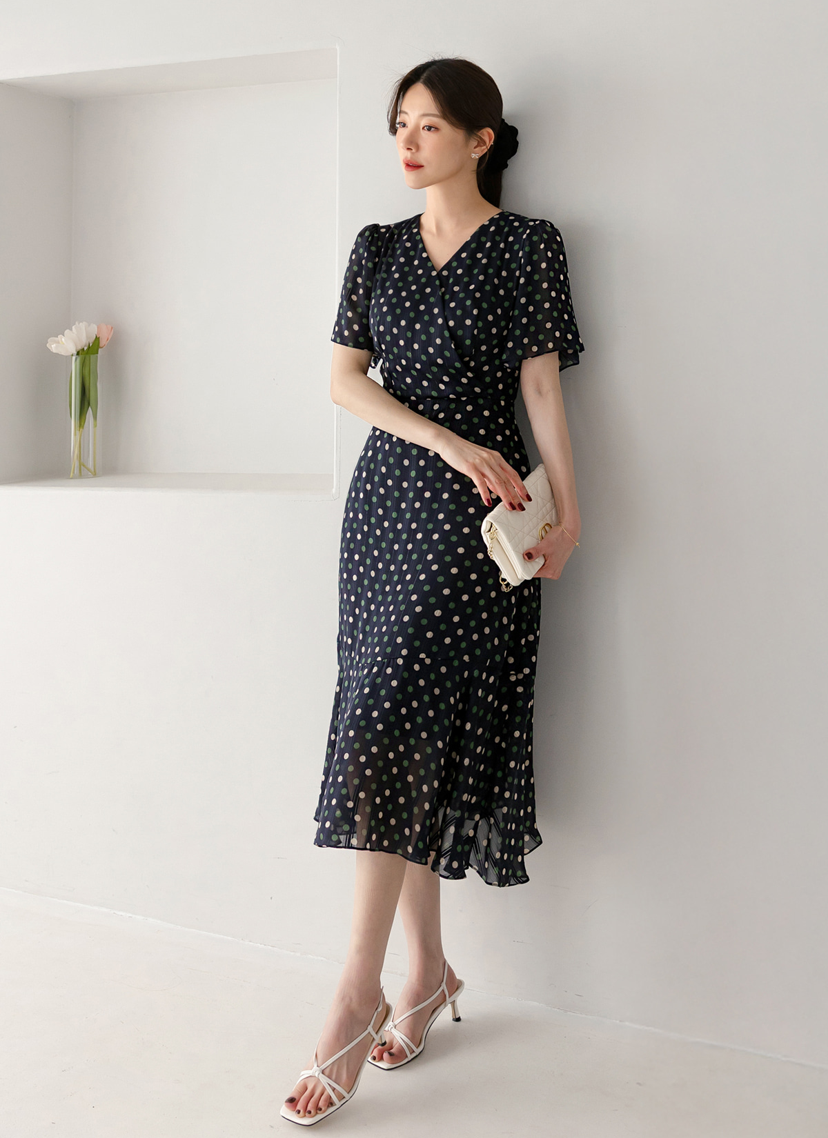 Romantic Polka Dot Flare Dress with a Graceful Feminine Silhouette