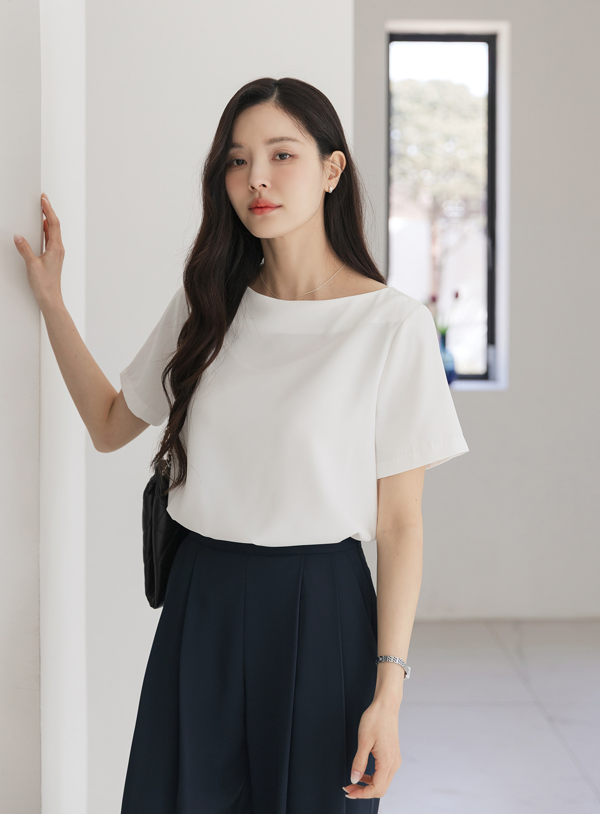 Elegant Boat Neck Blouse with an Effortlessly Refined Silhouette
