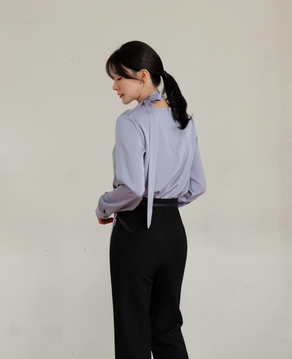 Perfect-Fit High-Waisted Bootcut Trousers with a Sleek Side-Zip Design