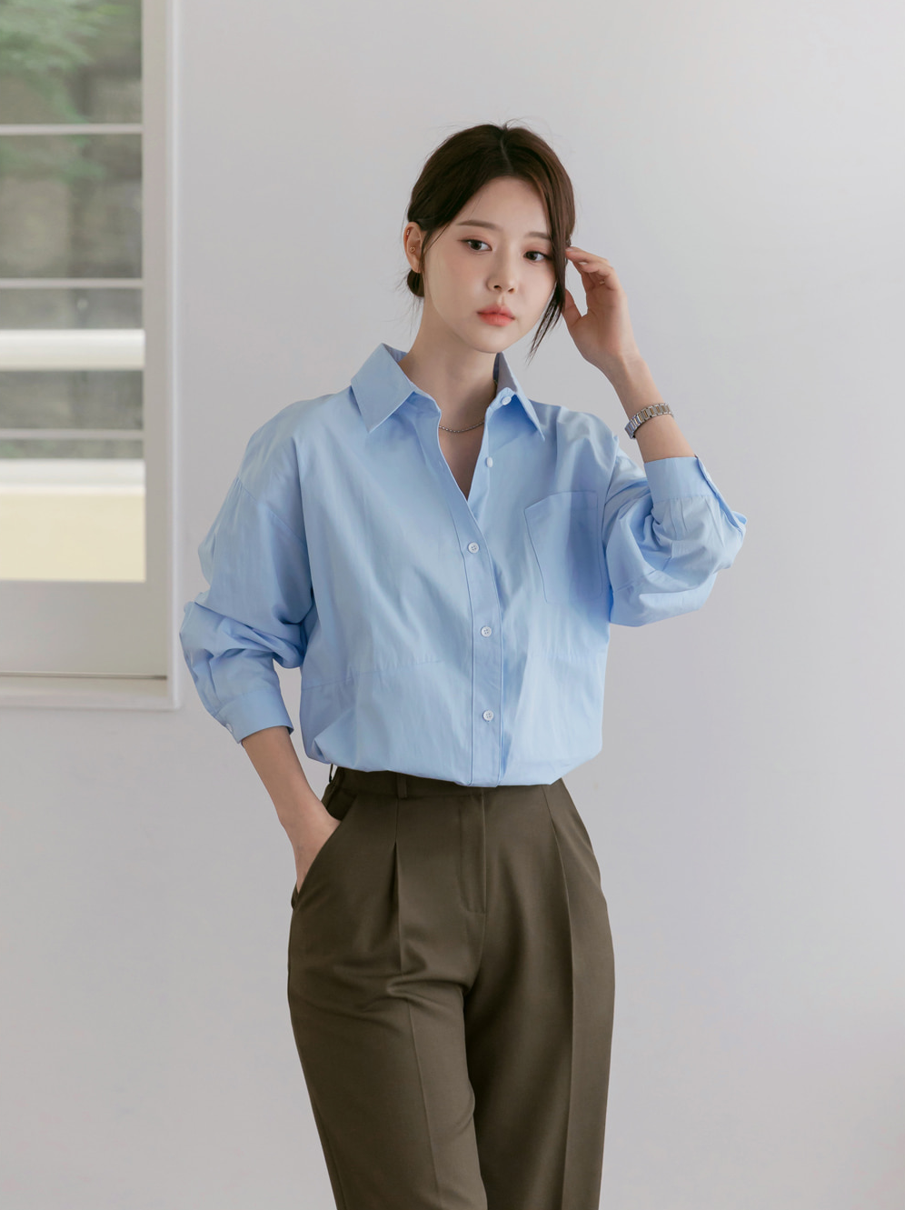 Women's Cotton One-Pocket Loose Fit Collar Shirt