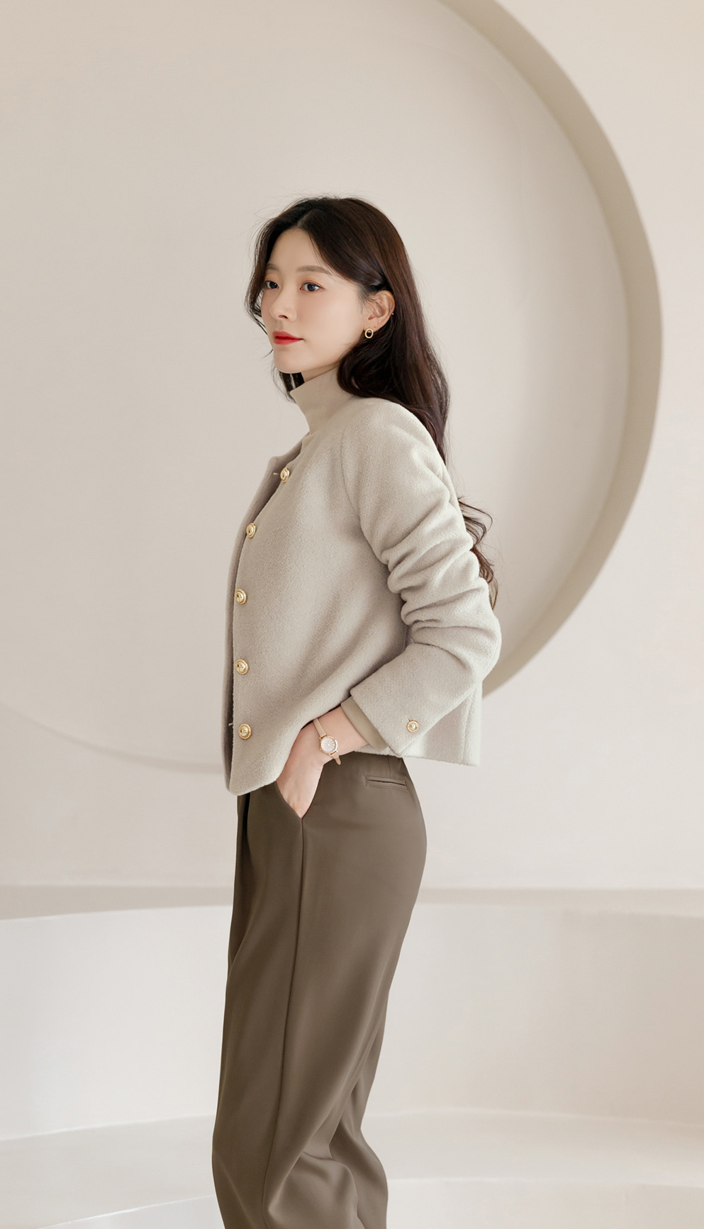 Refined Semi-Wide Trousers with a Comfort Waistband