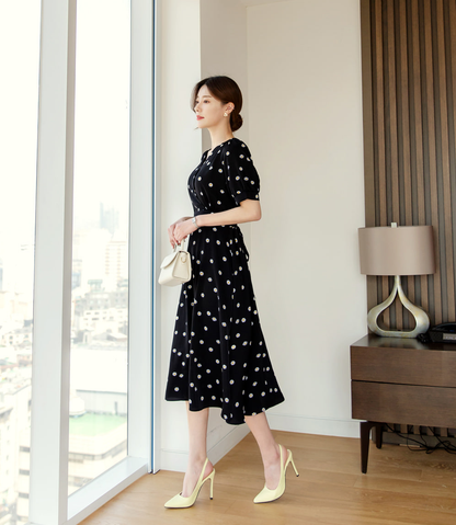 Romantic Floral Flare Dress with a Timeless Feminine Silhouette