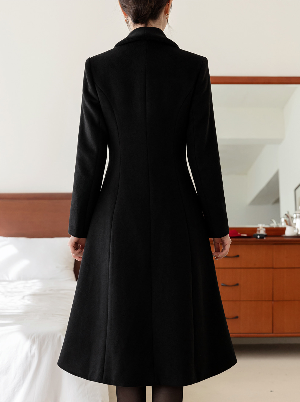 Classic Silhouette Elegant Double Buttons Flared Design Coat