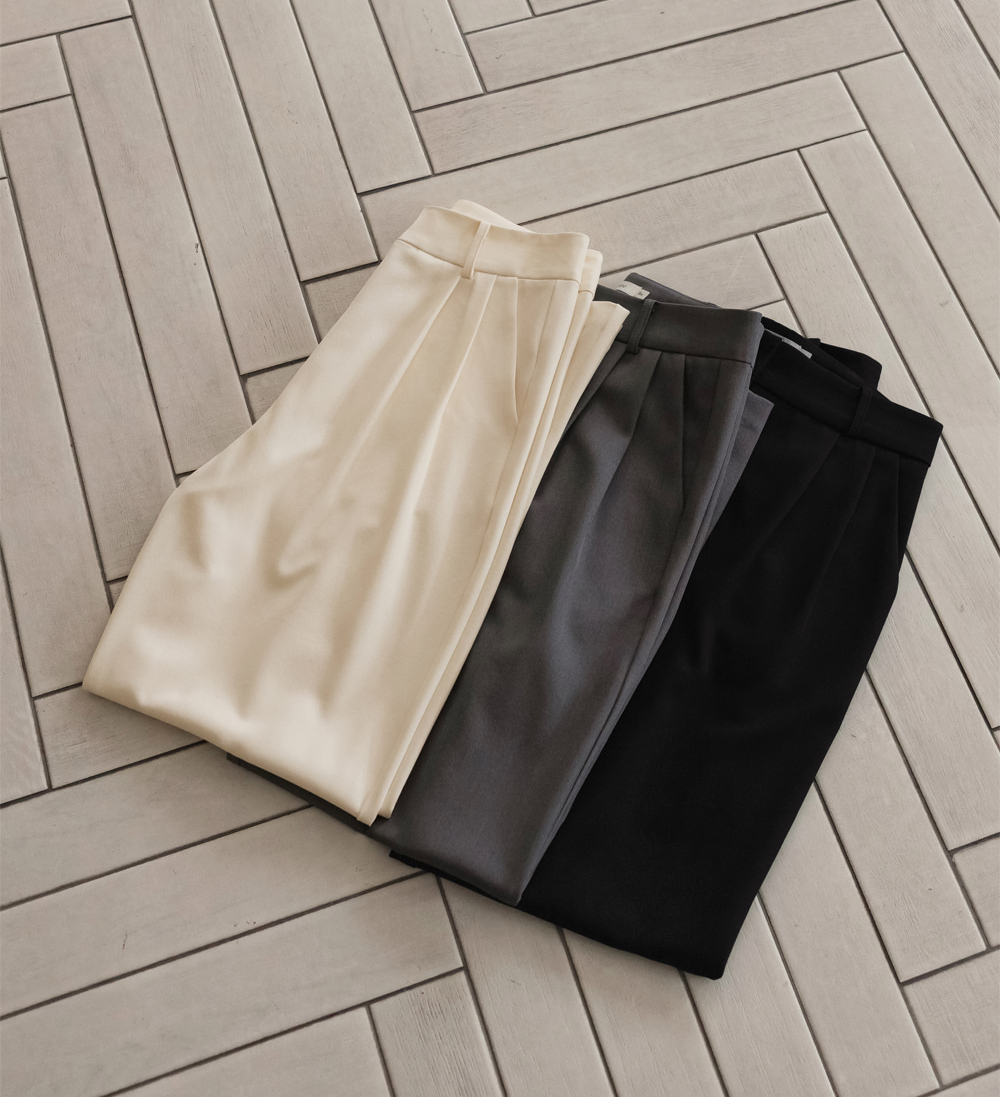 Tailored Semi-Wide Trousers with Elegant Pintuck Detail