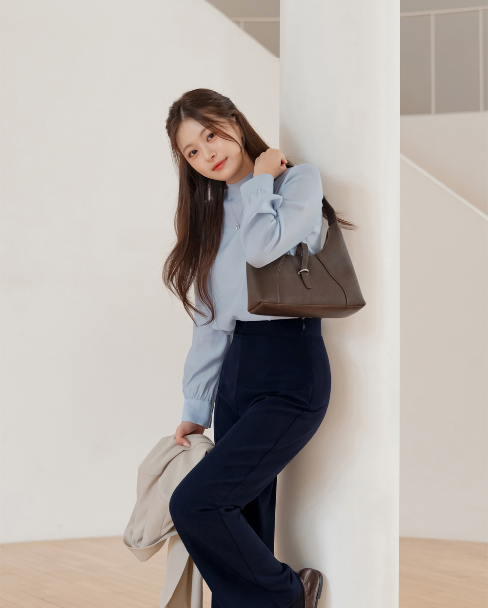 Perfect-Fit High-Waisted Bootcut Trousers with a Sleek Side-Zip Design