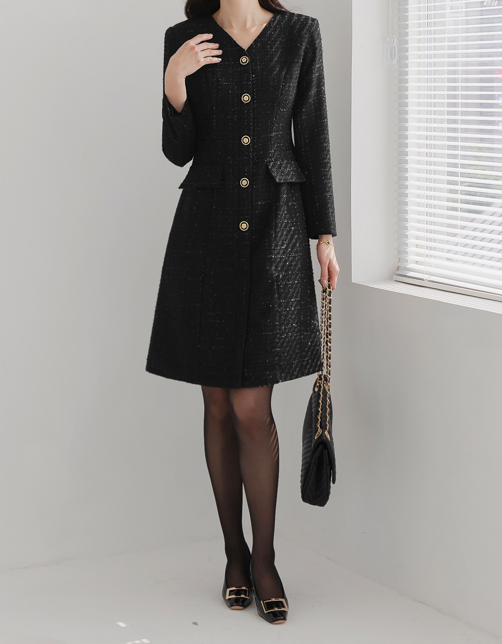 Pearl-Mix Tweed A-Line Dress with V-Neck and Decorative Flap Pockets