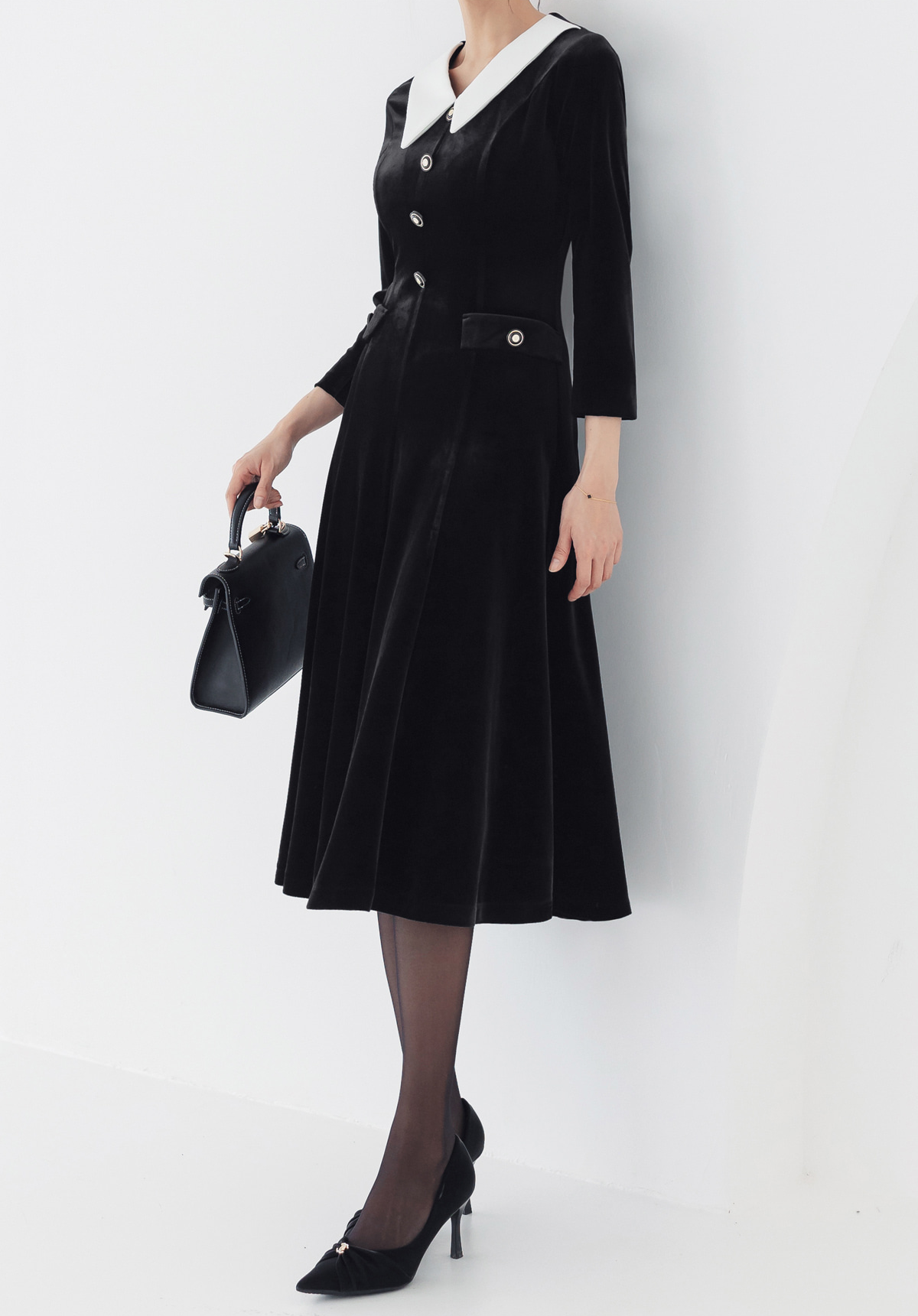 Elegant Velvet Dress with Wide Collar