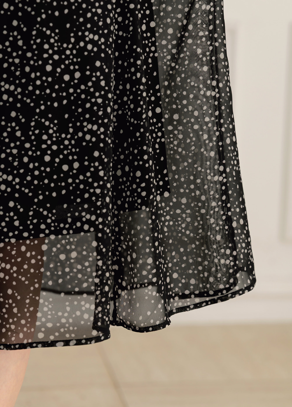 Romantic Chiffon Tie-Neck Dress with Graceful Dot Print