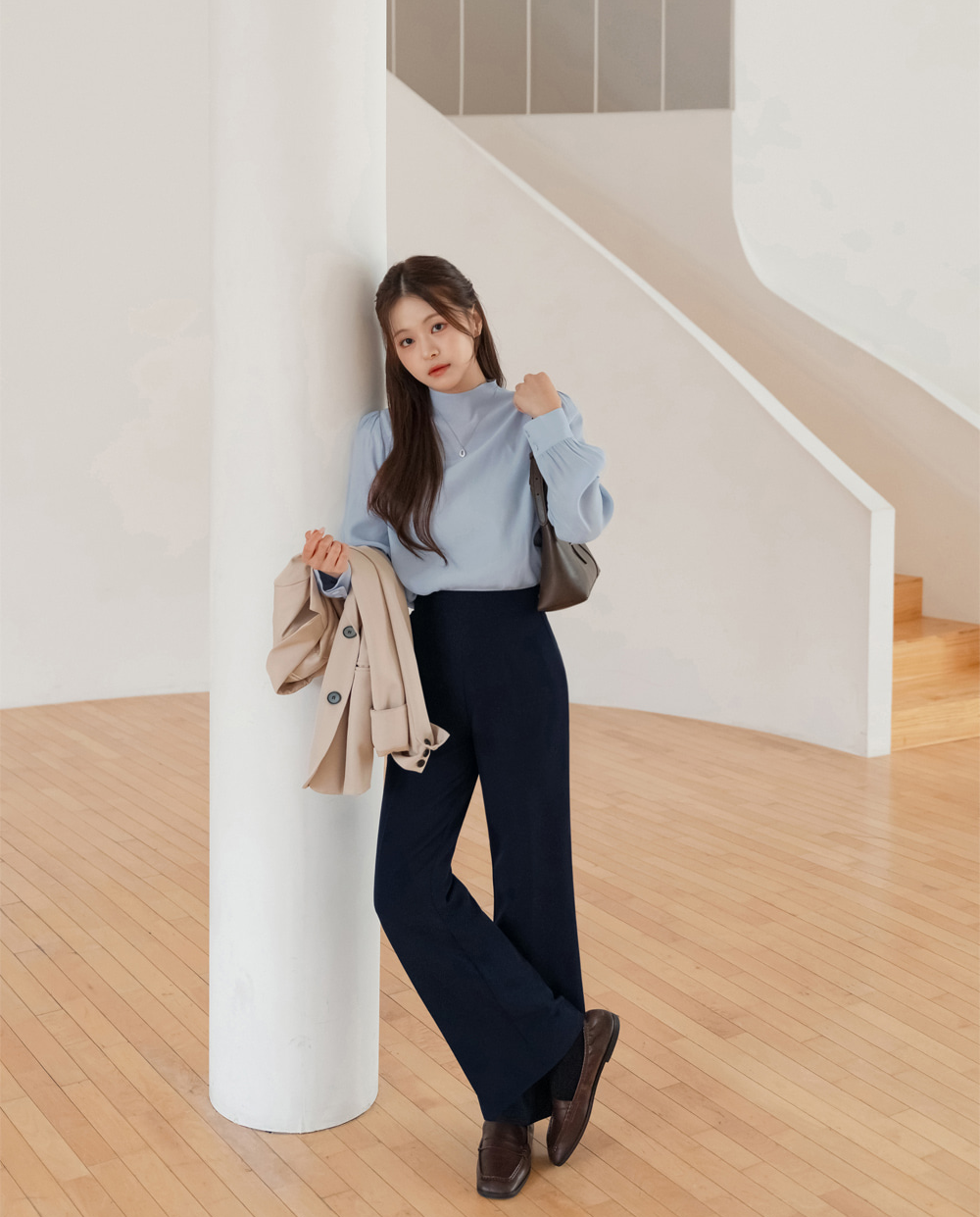 Perfect-Fit High-Waisted Bootcut Trousers with a Sleek Side-Zip Design