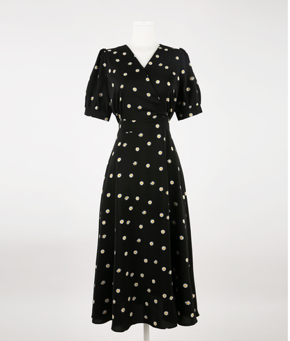 Romantic Floral Flare Dress with a Timeless Feminine Silhouette