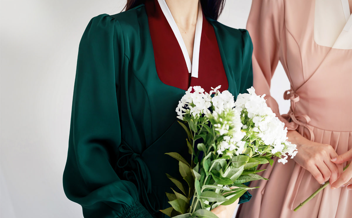 Elegant Modern Hanbok Wrap Dress with Contrasting Collar