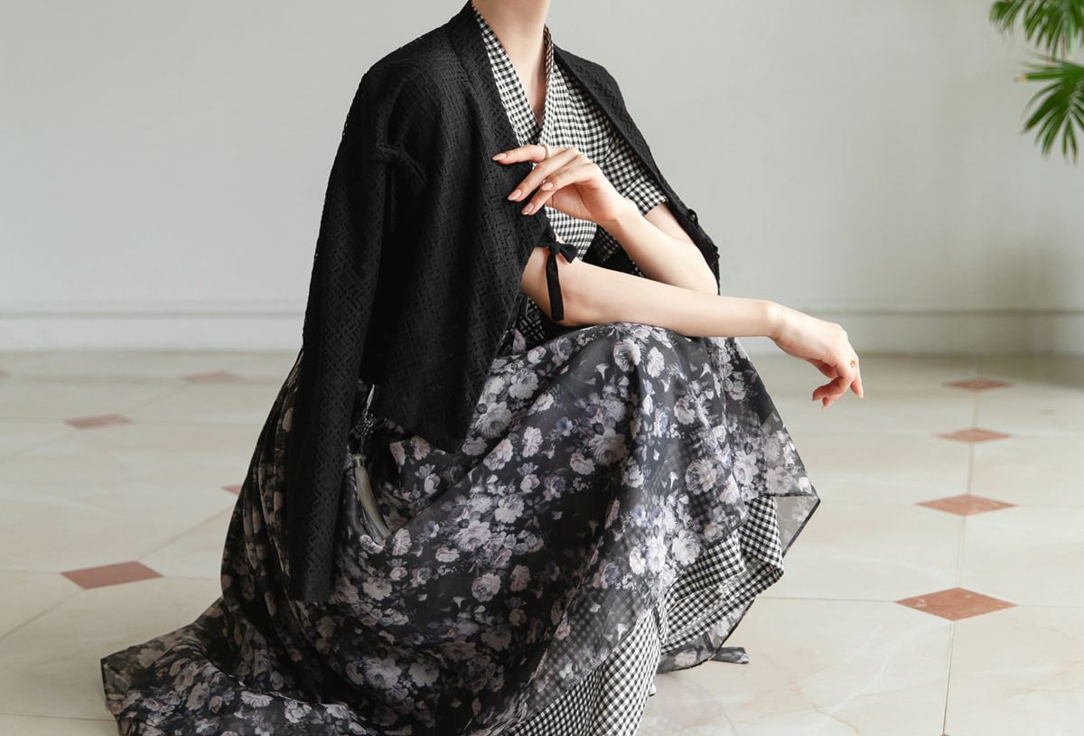 Punched Lace Modern Hanbok Blouse in Black