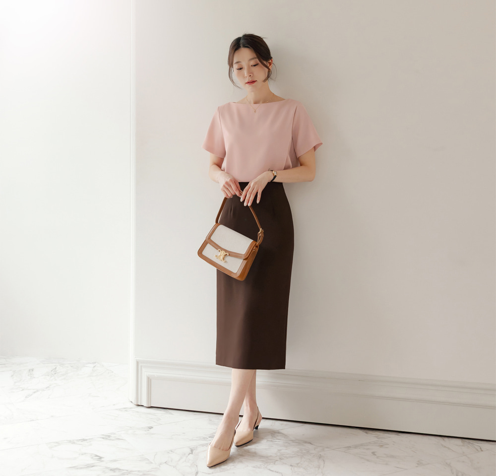 Elegant Boat Neck Blouse with an Effortlessly Refined Silhouette