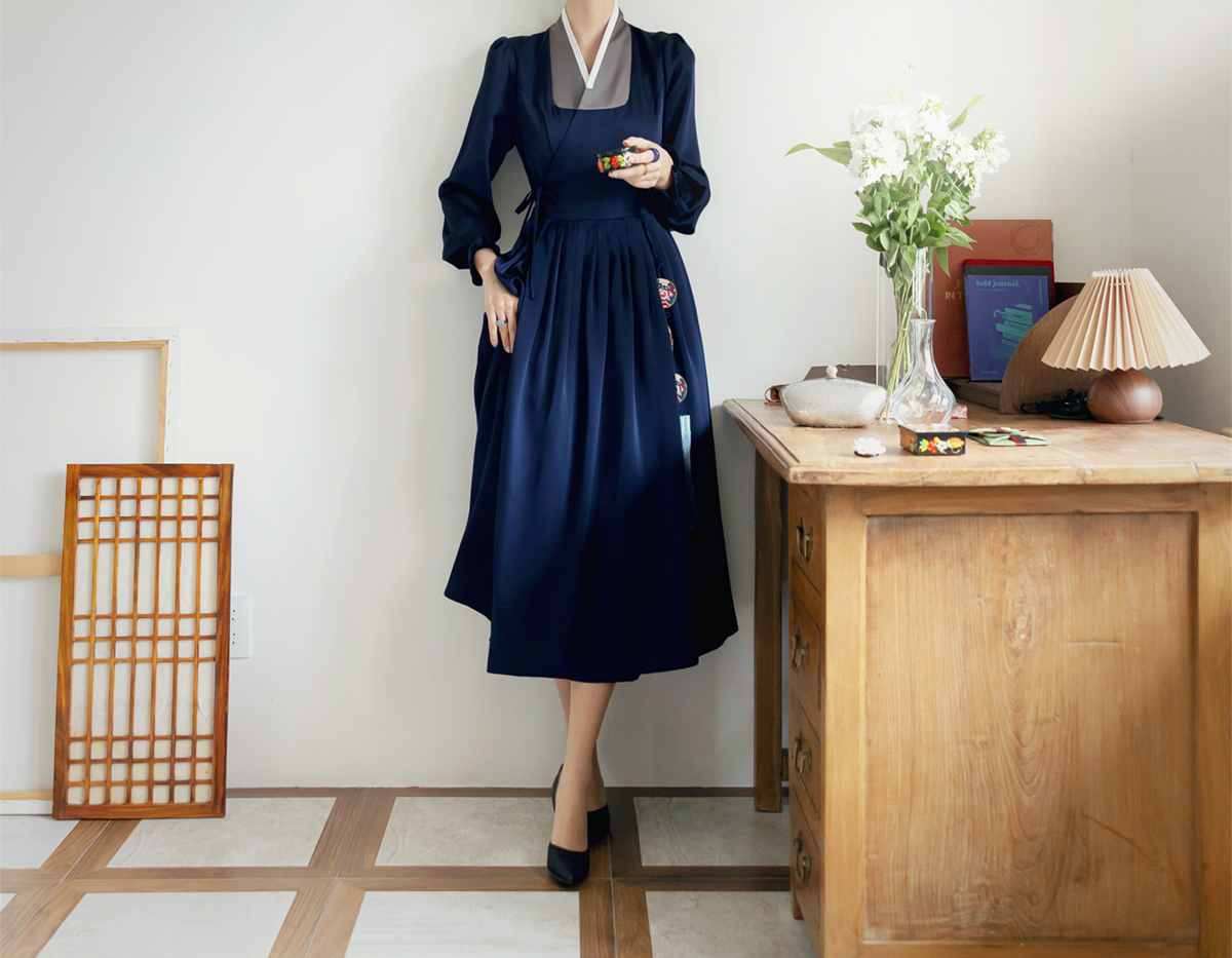 Elegant Modern Hanbok Wrap Dress with Contrasting Collar