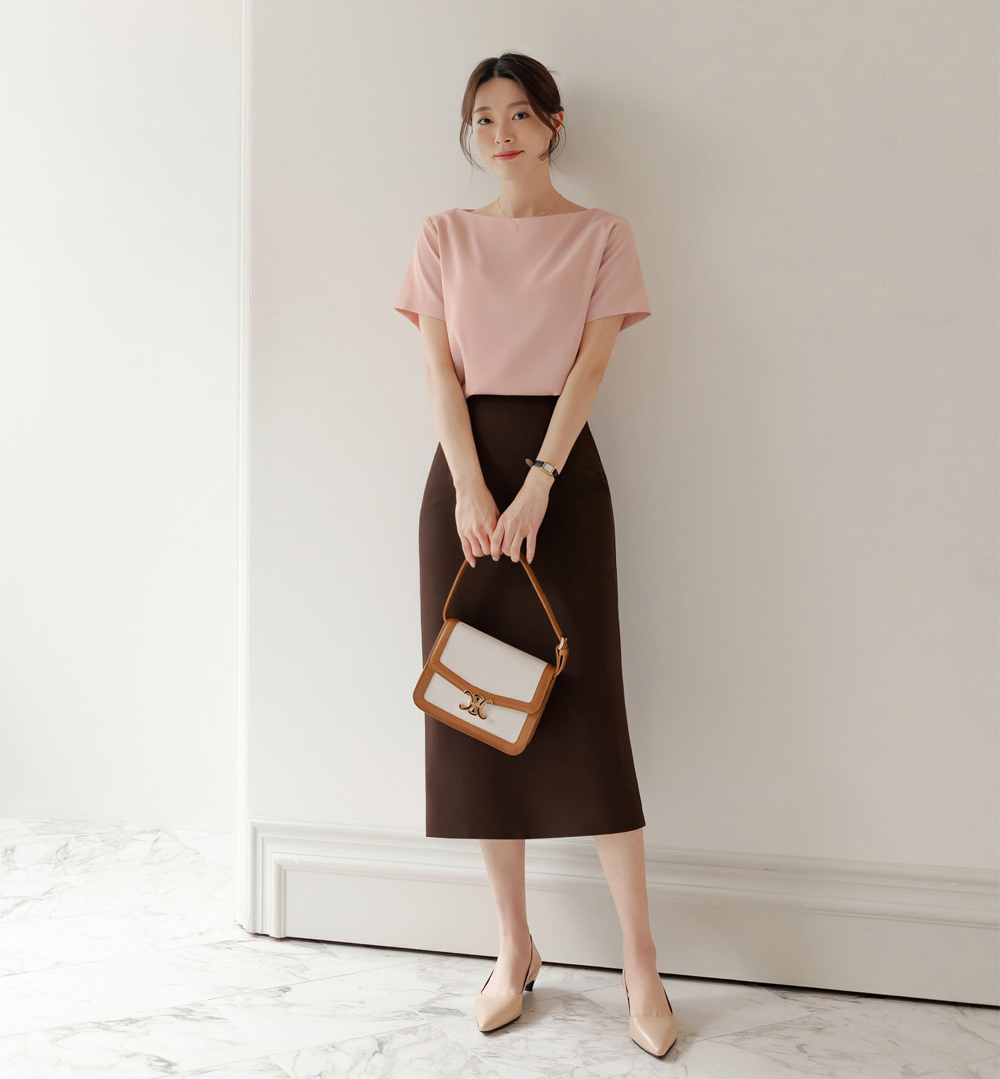 Elegant Boat Neck Blouse with an Effortlessly Refined Silhouette