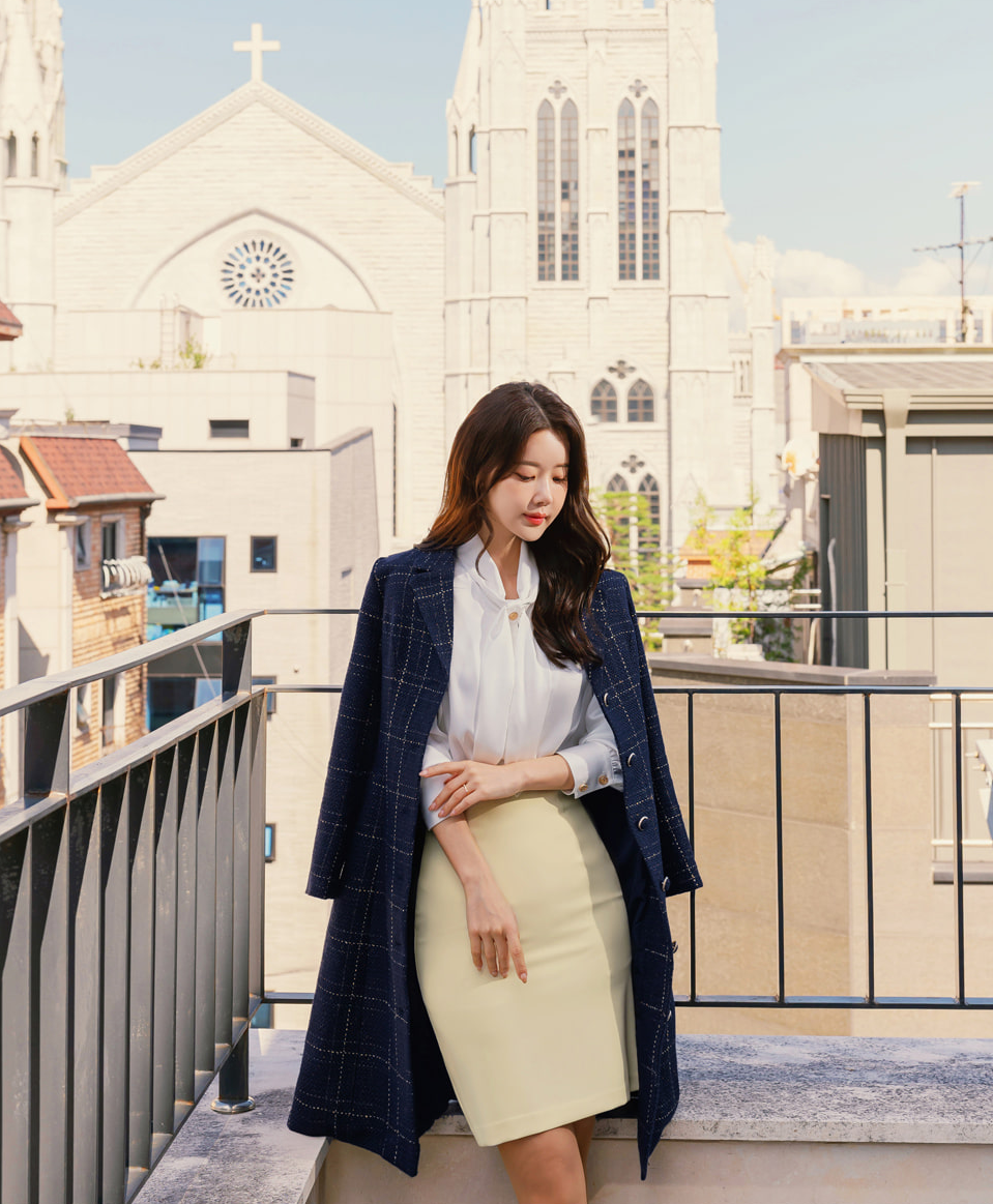Lustrous Tie-Neck Blouse with Effortless Elegance