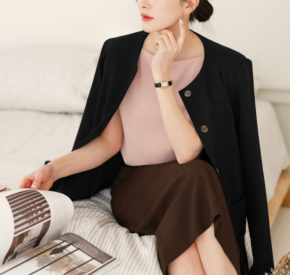 Elegant Boat Neck Blouse with an Effortlessly Refined Silhouette