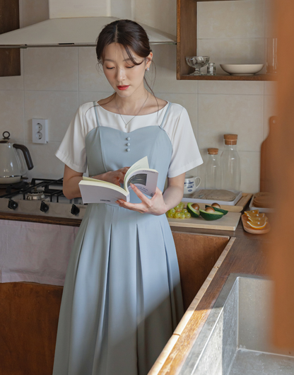 Elegant Boat Neck Blouse with an Effortlessly Refined Silhouette