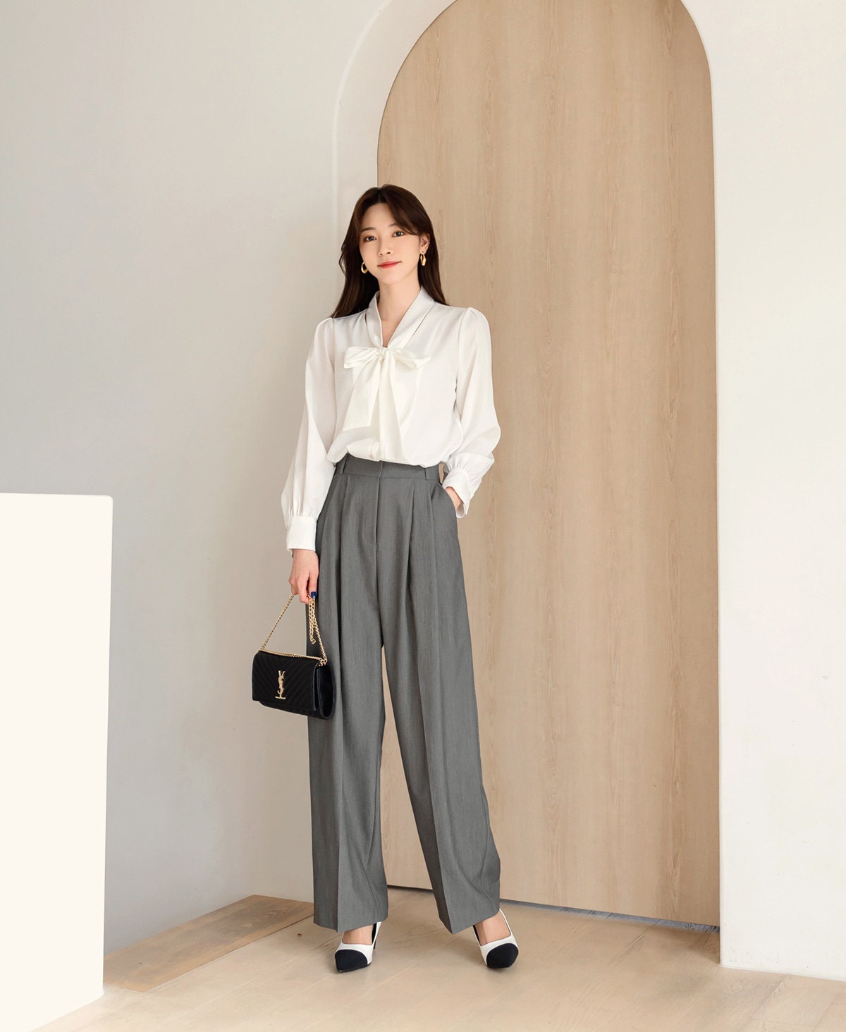 Modern Chic Style Tie Blouse / Korean Style Tie Neck Blouse Top / Office Look Top / Everyday Soft Blouse